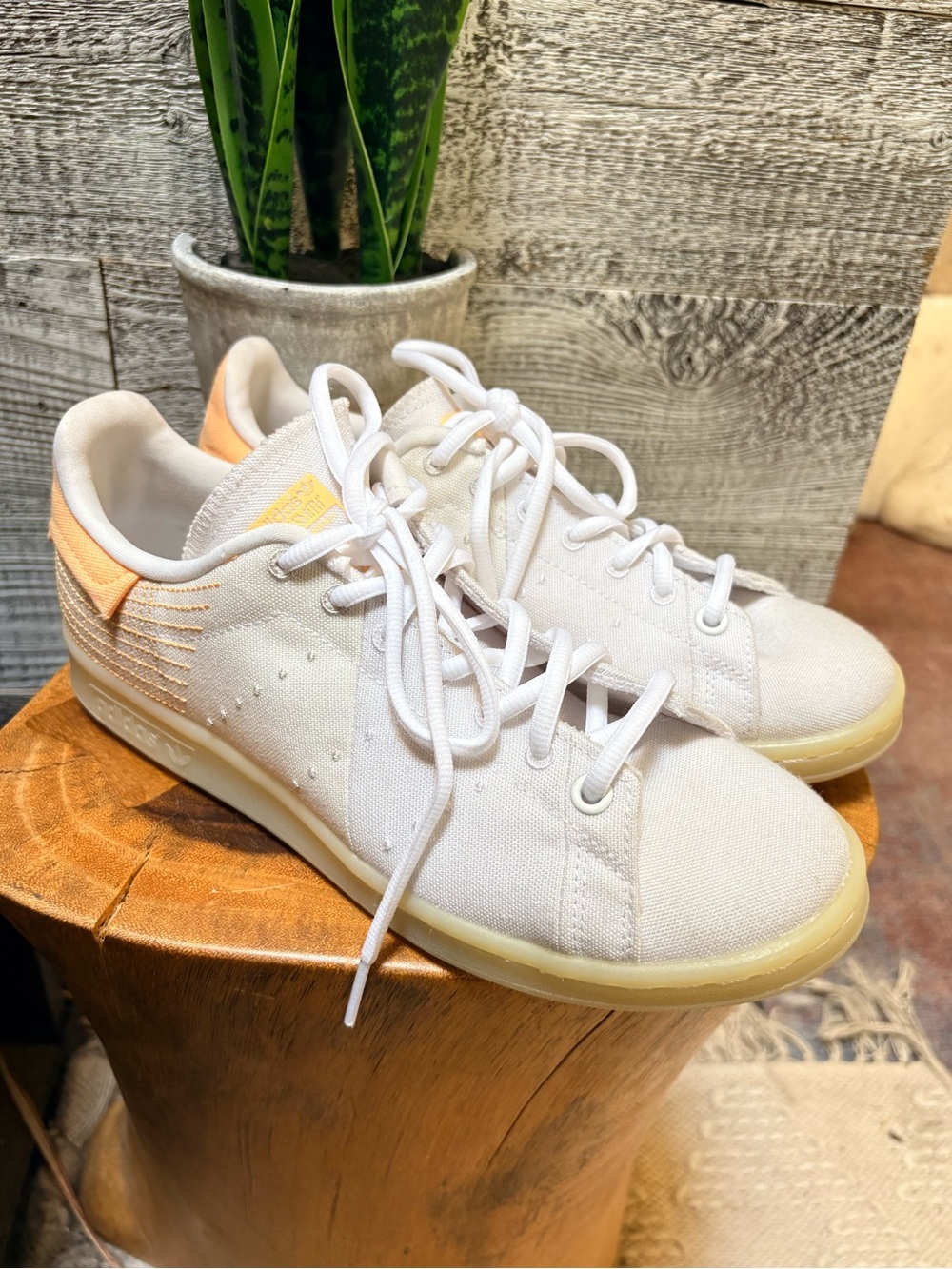 adidas | Stan Smith Primeblue Off-White/Cream/Orange Knit/Canvas Sneaker - M8 W9
